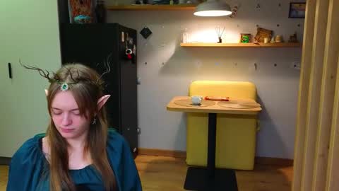 Snapshot of sav_anna chatting on 10-31-25, 02:51 LUNA and ANNA online show from 10-31-25, 02:51