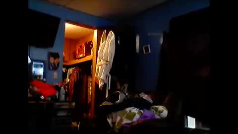 Snapshot of savage352ratchet chatting on 12-13-24, 09:09 Bugglove online show from 12-13-24, 09:09
