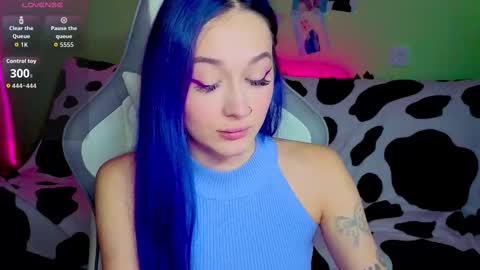 Snapshot of savage_lust_ chatting on 09-22-25, 03:19 Ariel online show from 09-22-25, 03:19