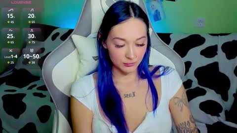Snapshot of savage_lust_ chatting on 10-13-25, 02:44 Ariel online show from 10-13-25, 02:44