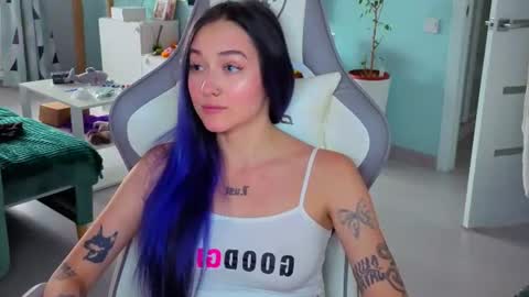 Snapshot of savage_lust_ chatting on 06-22-26, 03:19 Ariel online show from 06-22-26, 03:19