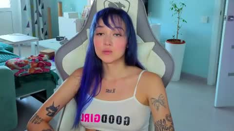 Snapshot of savage_lust_ chatting on 07-10-26, 04:28 Ariel online show from 07-10-26, 04:28