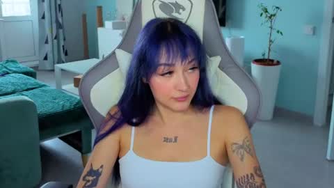 Snapshot of savage_lust_ chatting on 07-24-26, 04:10 Ariel online show from 07-24-26, 04:10