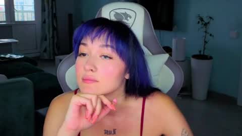 Snapshot of savage_lust_ chatting on 08-04-26, 04:15 Ariel online show from 08-04-26, 04:15