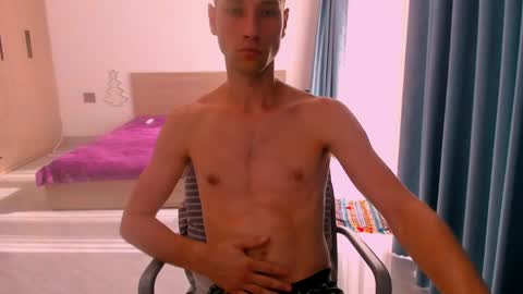 Snapshot of savak_hottie chatting on 05-20-26, 12:39 Savak Laakem online show from 05-20-26, 12:39