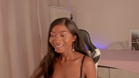 Snapshot of savannahwildee chatting on 12-13-24, 08:26 Savannahwildee online show from 12-13-24, 08:26