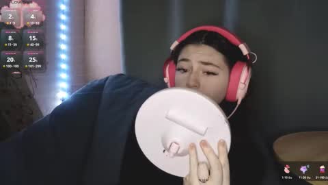 Sophie online show from 10-25-25, 03:18