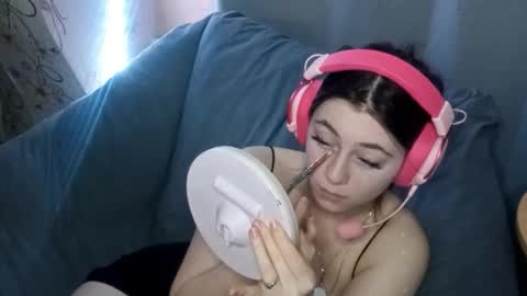 Sophie online show from 10-26-25, 02:23