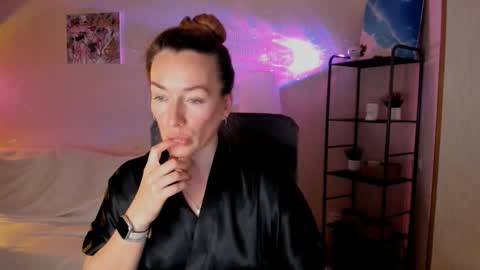 save the qween online show from 11-19-25, 08:36