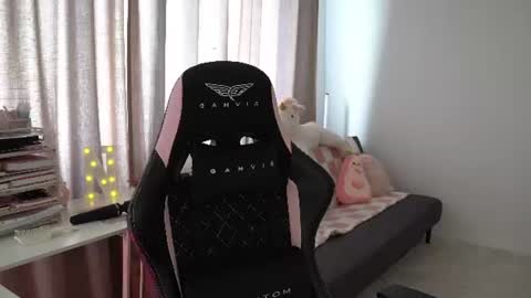 Naomi online show from 06-05-26, 07:14