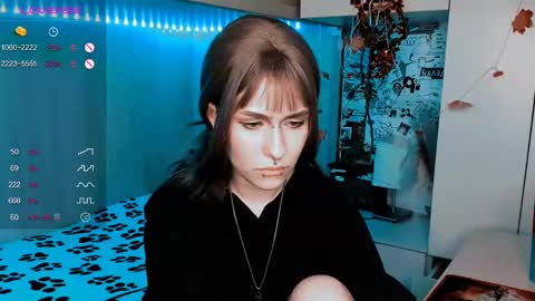 pronoun she. name Mary. age 21. online show from 02-24-25, 06:26