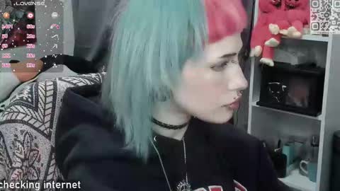 pronoun she. name Mary. age 21. online show from 02-18-26, 12:34