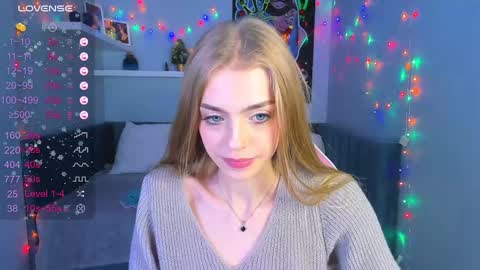 Snapshot of sayl0r_moon chatting on 12-24-24, 11:55 Kira GMT 7 Mon Thu-Sun 0800am-0200pm online show from 12-24-24, 11:55