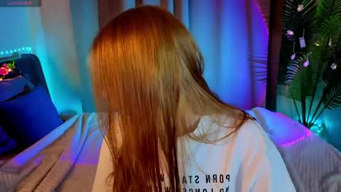 Kira  GMT 7 Mon Thu-Sun  0800am-0200pm  online show from 04-05-26, 09:17