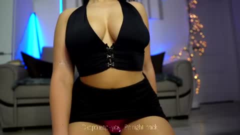 Snapshot of sayyees chatting on 07-26-26, 07:10 Valeria Swarowskaya online show from 07-26-26, 07:10