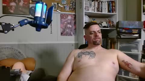 Snapshot of scarecrow2wm chatting on 02-21-26, 04:13 Kent Clark online show from 02-21-26, 04:13