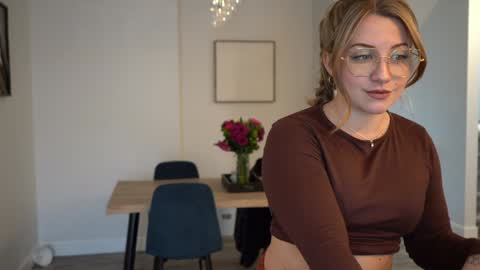 Snapshot of scarlajade chatting on 01-31-25, 10:42 scarlajade online show from 01-31-25, 10:42