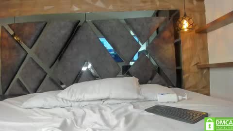 Snapshot of scarlet__jones_ chatting on 09-26-25, 08:24 scarlet__jones_ online show from 09-26-25, 08:24