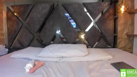 Snapshot of scarlet__jones_ chatting on 10-04-25, 08:18 scarlet__jones_ online show from 10-04-25, 08:18