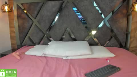 Snapshot of scarlet__jones_ chatting on 10-20-25, 08:53 scarlet__jones_ online show from 10-20-25, 08:53