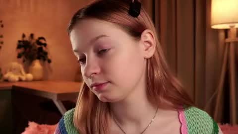 Snapshot of scarlet_fever10 chatting on 06-18-26, 05:17 scarlet_fever10 online show from 06-18-26, 05:17