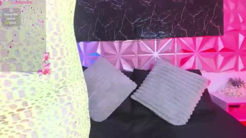 Scarlet  online show from 02-12-26, 02:01