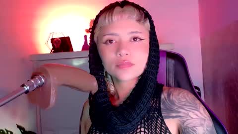 scarlet_gold online show from 11-29-25, 10:57