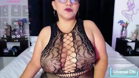 Scarlet Ray  online show from 11-14-25, 11:42