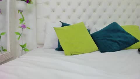 Isa online show from 02-19-25, 02:23