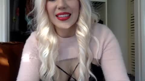 Snapshot of scarlet_whisper chatting on 12-08-24, 11:19 scarlet whisper online show from 12-08-24, 11:19