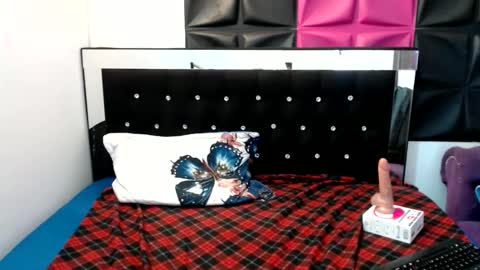 scarletglow1 online show from 01-21-25, 05:51