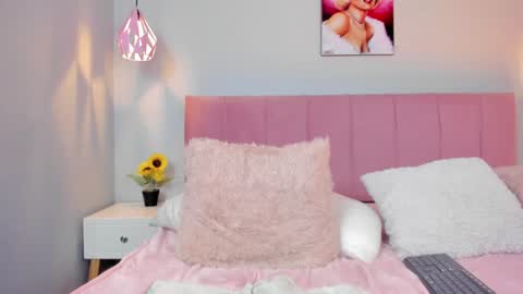 Scarlet  online show from 02-01-25, 01:20