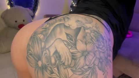 Scarleth... but not Scarleth Johansson. online show from 12-12-24, 12:05