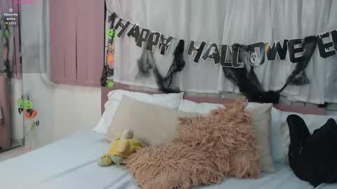 scarlet  online show from 10-31-25, 11:11