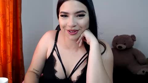 Snapshot of scarletlux_ chatting on 03-25-26, 06:58 Scarlet online show from 03-25-26, 06:58