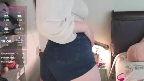 ScarletMaroon online show from 05-25-26, 10:49