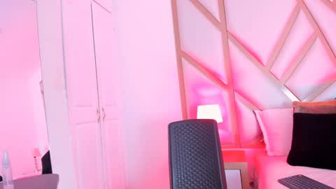 Scarlet online show from 12-04-24, 06:17