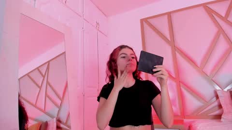 Scarlet online show from 12-20-24, 11:43