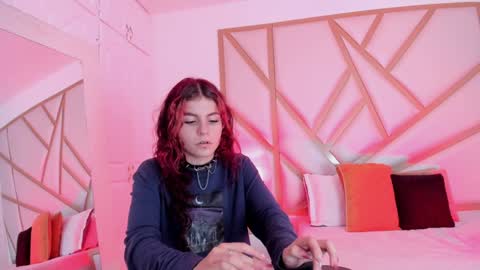 Scarlet online show from 12-31-24, 11:42