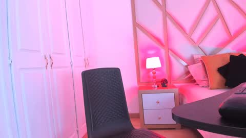 Scarlet online show from 01-08-25, 04:22