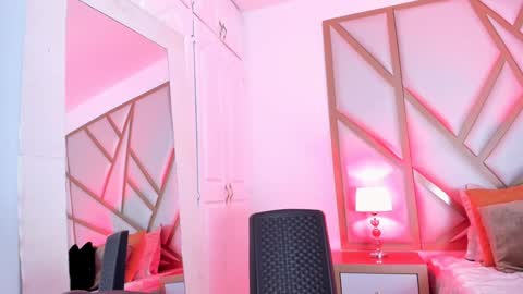 Scarlet online show from 01-30-25, 11:44