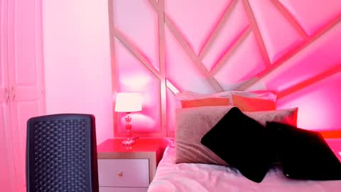 Scarlet online show from 02-01-25, 04:00