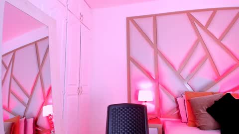 Scarlet online show from 02-08-25, 04:47