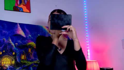 Scarlet online show from 09-15-25, 01:38