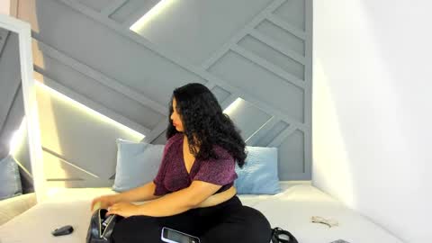 Snapshot of scarlett__2 chatting on 05-31-26, 04:25 Scarlett online show from 05-31-26, 04:25