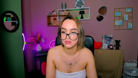 Snapshot of scarlett_badgirl chatting on 04-07-26, 06:03 Scarlett online show from 04-07-26, 06:03