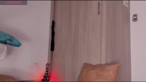 Snapshot of scarlett_diamond chatting on 02-13-25, 03:07 Scarlett Thumb up please help me 100 its important online show from 02-13-25, 03:07