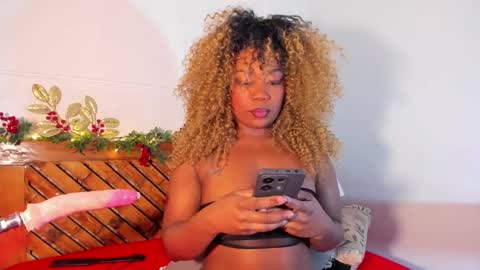 Snapshot of scarlett_diaz17 chatting on 12-10-24, 11:54 Mariana online show from 12-10-24, 11:54