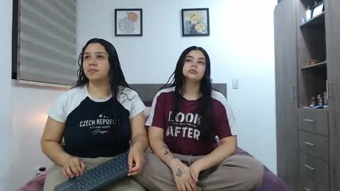 Snapshot of scarlett_evance chatting on 05-06-26, 03:46 Scarlett and Jazmin online show from 05-06-26, 03:46