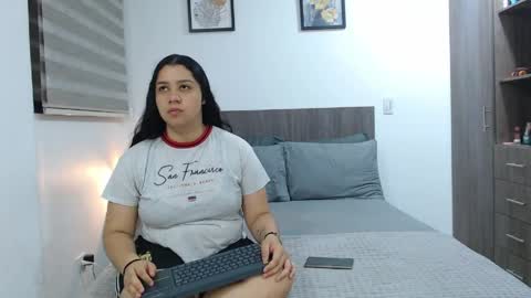 Snapshot of scarlett_evance chatting on 05-20-26, 09:37 Scarlett and Jazmin online show from 05-20-26, 09:37